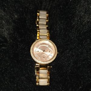 Michael Kors Mini Parker MK6110 Womens Analog Rose Dial Quartz Wrist Watch MP295